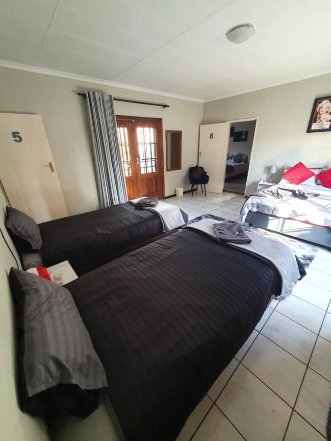 Life Tours & Accommodation Boksburg Exterior foto